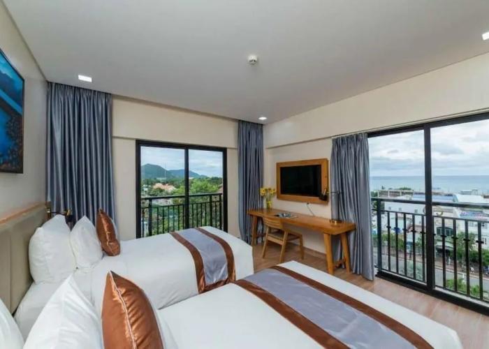 Marina Bay Con Dao Hotel