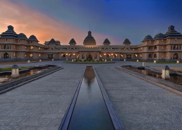 Evolve Back, Hampi