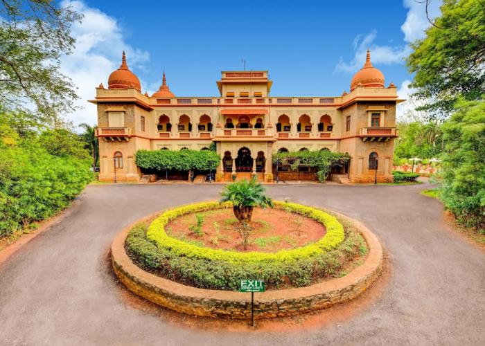 WelcomHeritage Shivavilas Palace