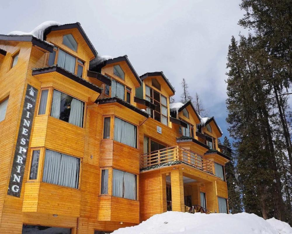Hotel Pine Spring Gulmarg
