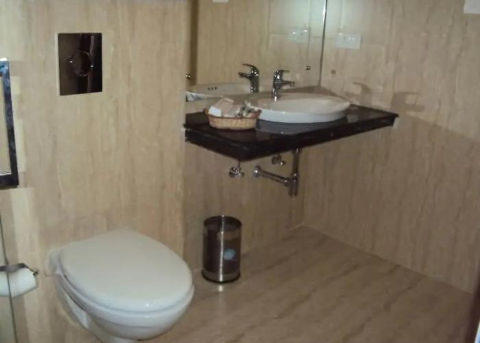 Hotel Pine Spring Gulmarg