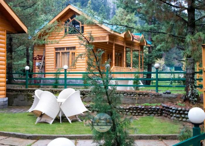 The FrozenFall Resort - Gulmarg