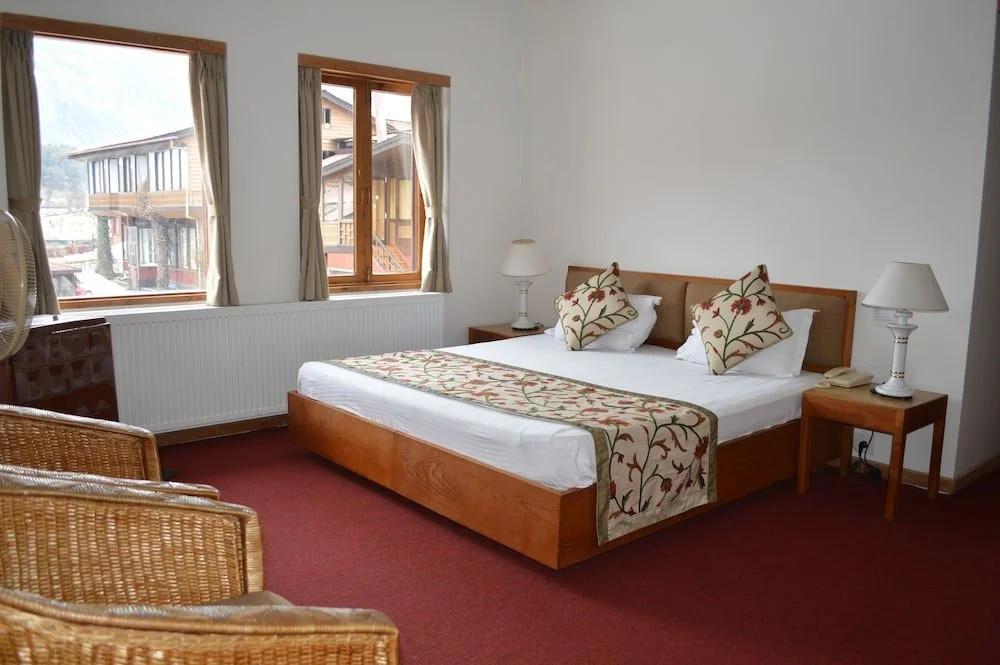 фото Pahalgam hotel