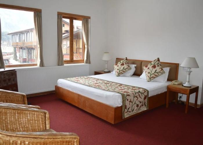 Pahalgam hotel
