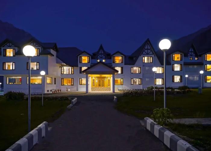 Country Inn & Suites by Radisson, Sonamarg