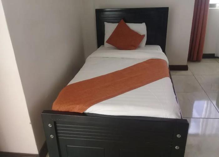 Hotel Wagon Wheel