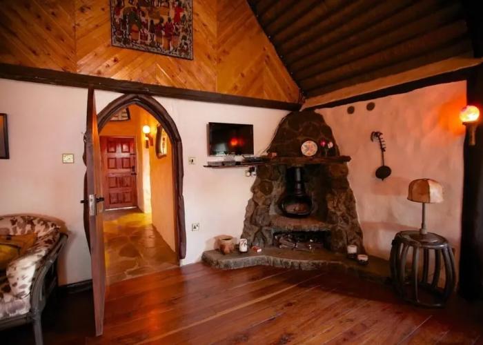 Leleshwa Retreat