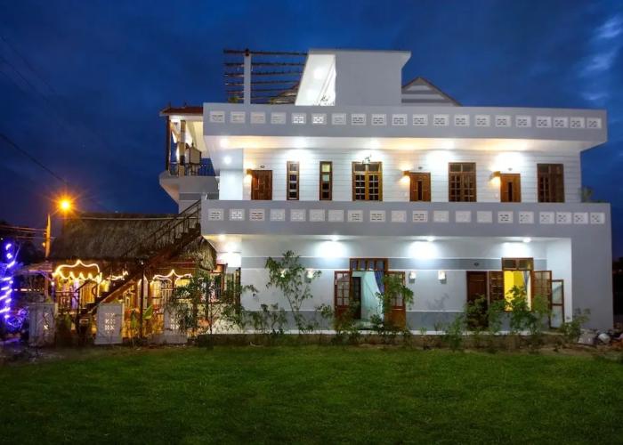 Hoi An Sea Sunset Villa & Bar