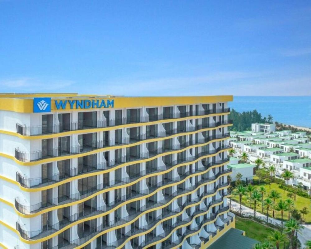 Wyndham Hoi An Royal Beachfront Resort & Villas