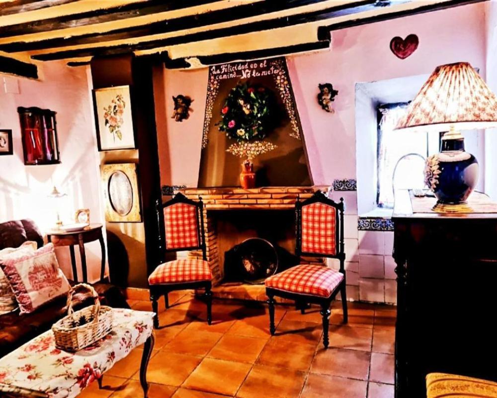 Room in Guest Room - La Quinta de Malu Romantic Hotel in Cuenca