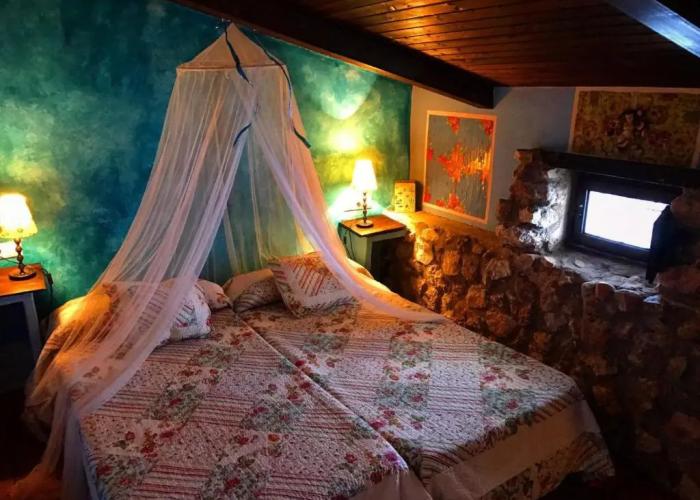 Room in Guest Room - La Quinta de Malu Romantic Hotel in Cuenca