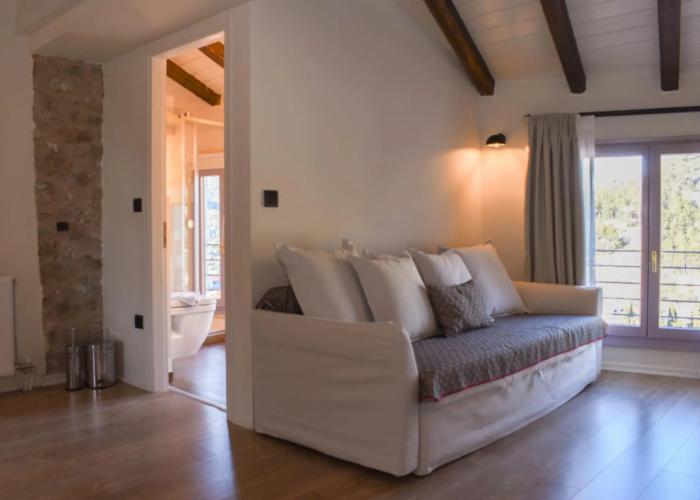 Secluded Mountain Refuge - Theonimfi Paradise Gem