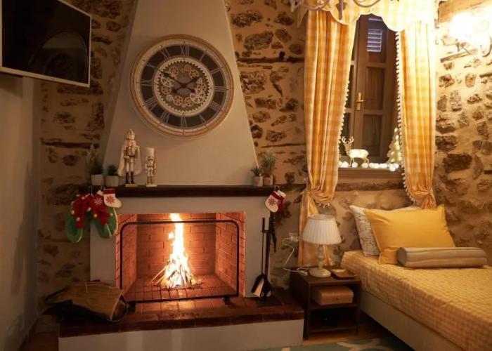 Dandy Villas Dimitsana - a Family Ideal Charming Home in a Quaint Historic Neighborhood - 2 Fireplaces for Romantic Nights