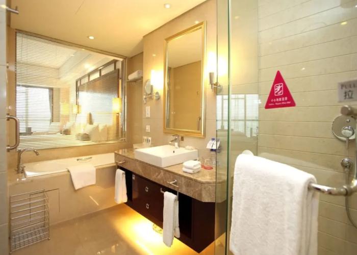 Maanshan Haiwaihai Crown Hotel