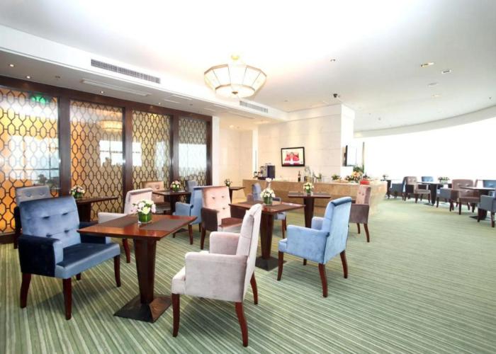 Maanshan Haiwaihai Crown Hotel
