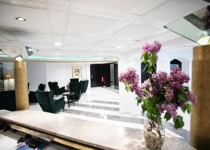 Alp Hotel