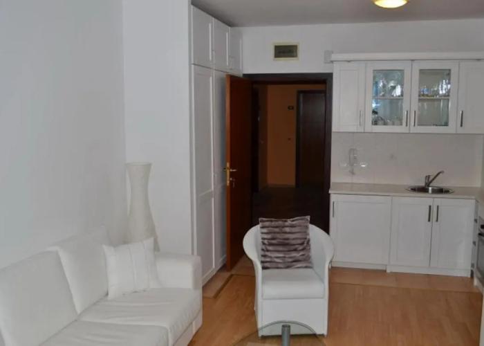 Persey Flora Apartments