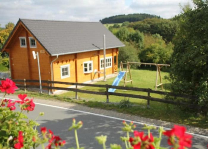 Log Cabin in Wissinghausen Near Winterberg