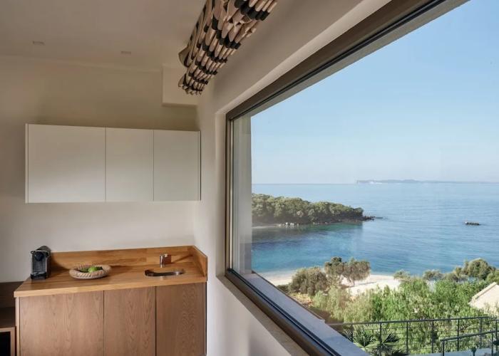 Prima Vista Beachfront Boutique Hotel