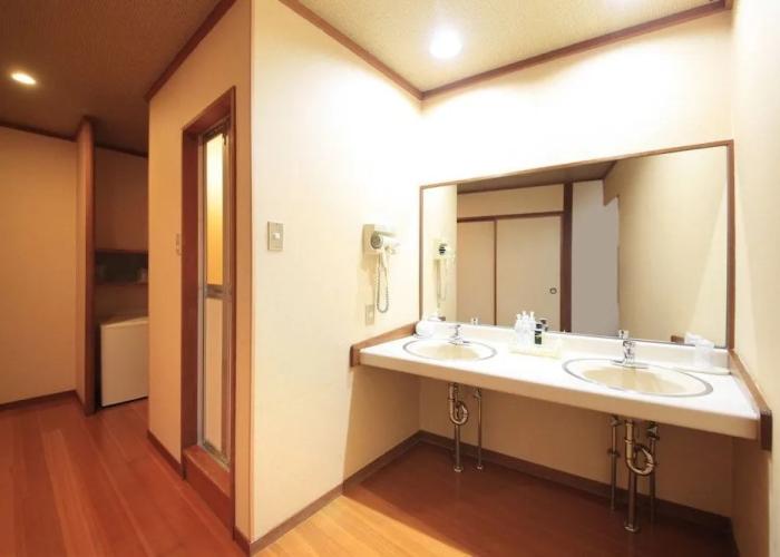 Iizaka Onsen Yunoya