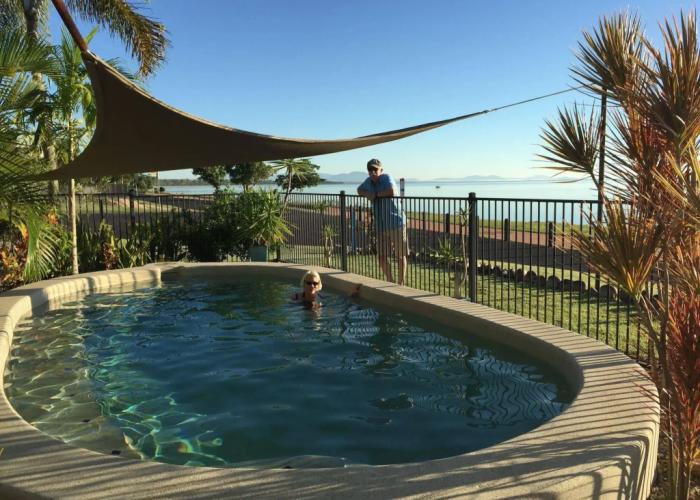 Cardwell Beachfront Motel