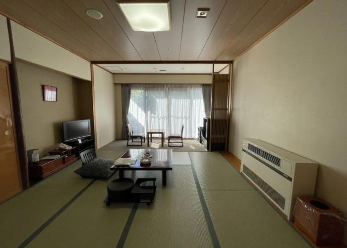 Takayu Onsen Kagetsu Highland Hotel
