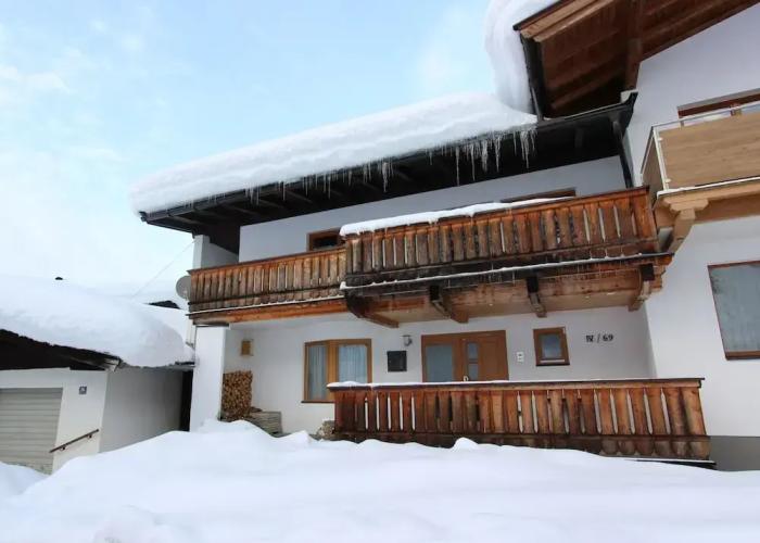 Boutique Apartment With Mountain View