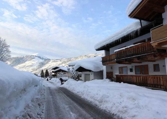 Boutique Apartment With Mountain View