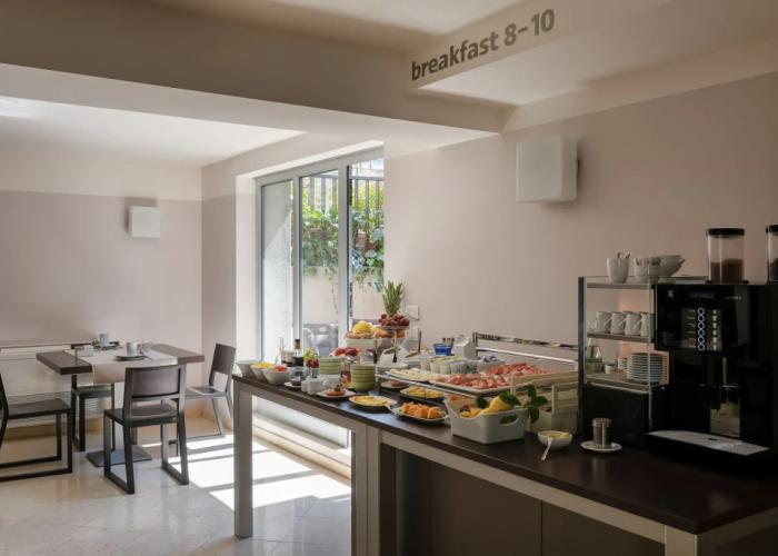 Vialeromadodici Rooms & Apartments