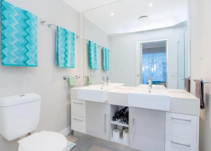 Silvershore Apartments on the Broadwater