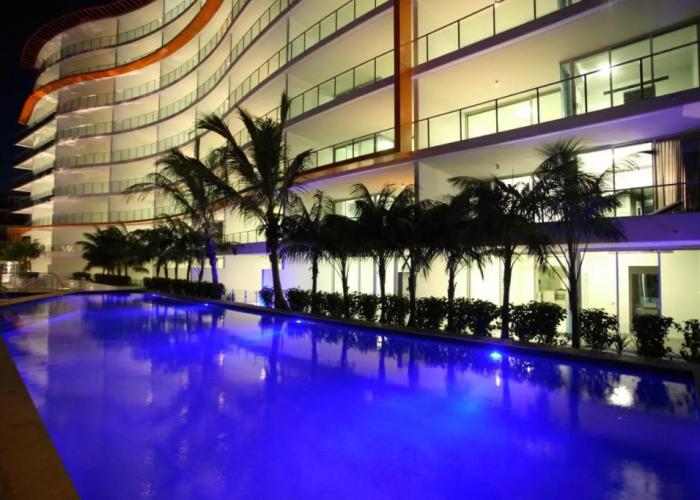 Silvershore Apartments on the Broadwater