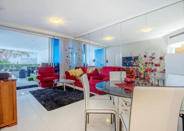 Silvershore Apartments on the Broadwater