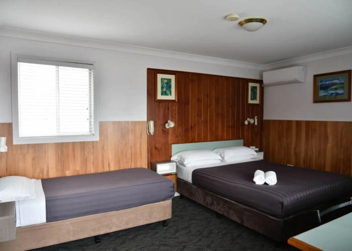 Hobart Tower Motel
