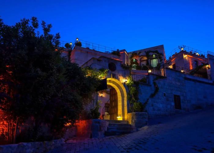 Sinasos Palace Cave Hotel