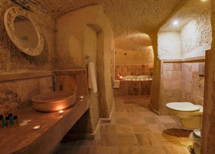 Sinasos Palace Cave Hotel