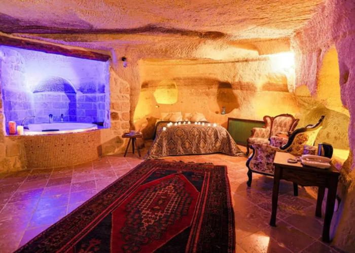 Sinasos Palace Cave Hotel