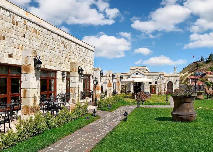 Seraphim Cave Suites & Spa Hotel