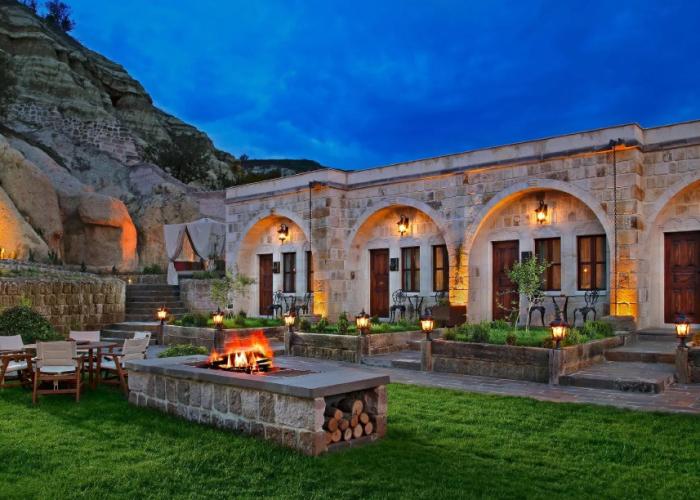 Seraphim Cave Suites & Spa Hotel