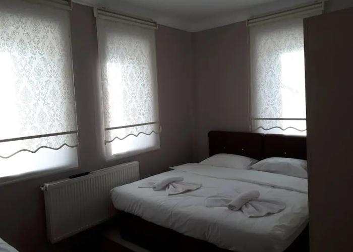 Di̇ri̇li̇ş Banarya Pansi̇yon