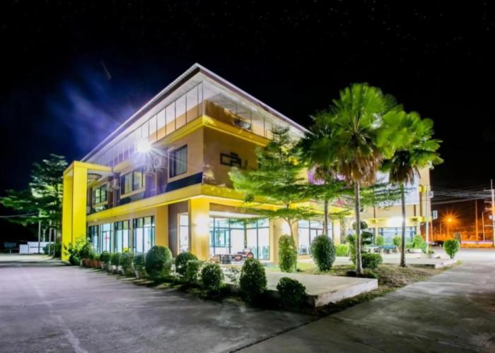 C2U Hotel Uthai Thani - Adults Only