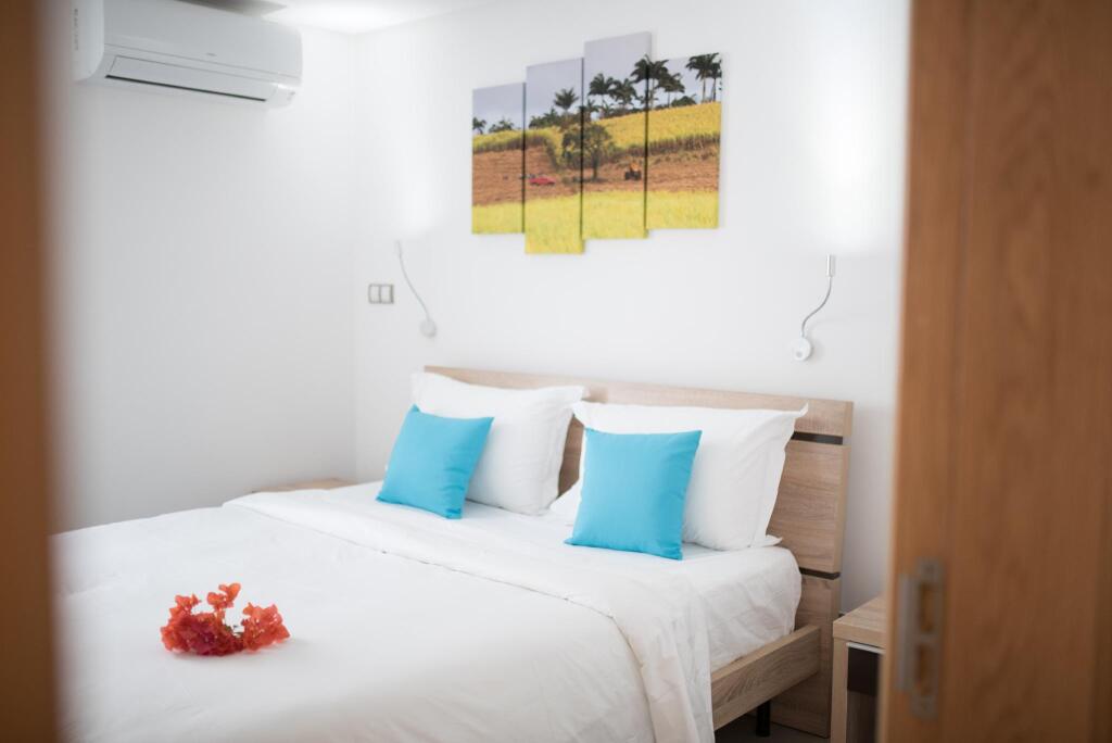 Toparadis Guest House