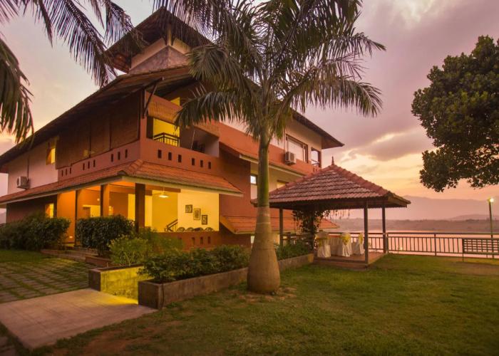 Vistara Resort