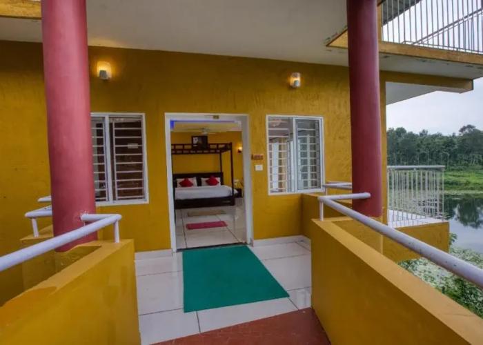 Karapuzha Village Resort