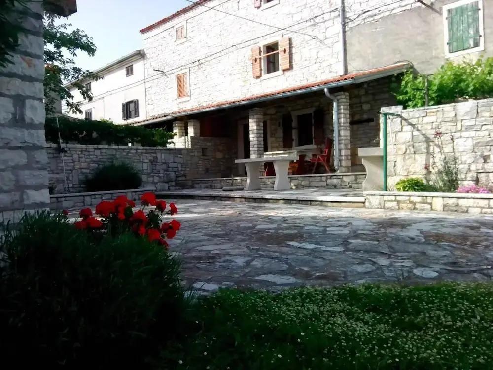 Holiday Homes Ana & Maria