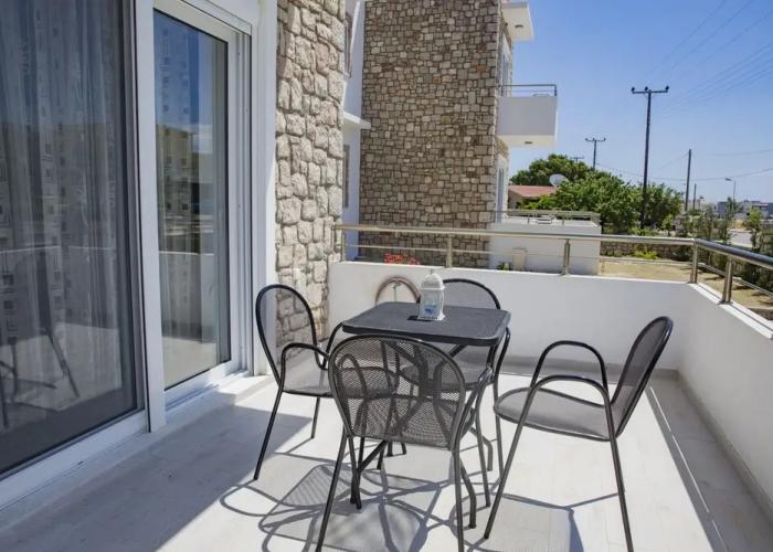 Haraki Stone Apartments