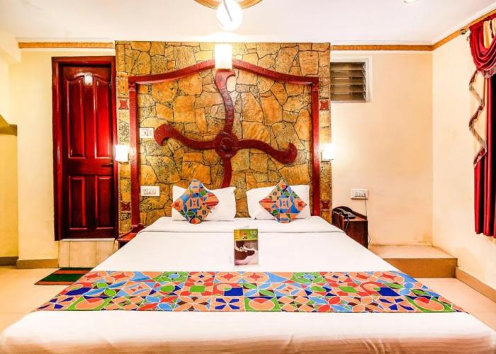 FabHotel Roshan Residency