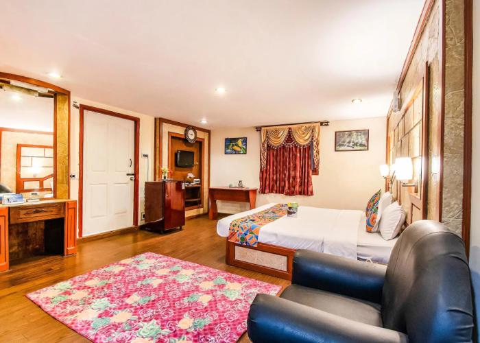 FabHotel Roshan Residency