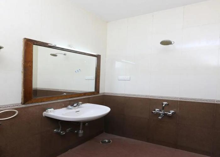 Hotel Gurupriya