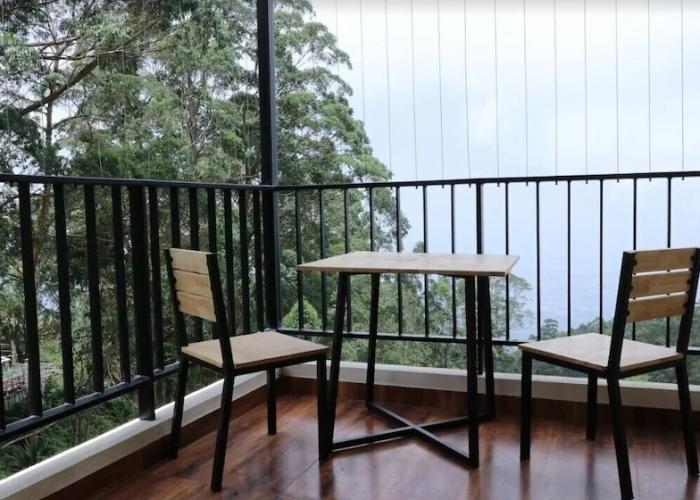Dolphin Nose Retreat
