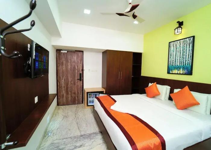 Hotel Grand Padappai Residency